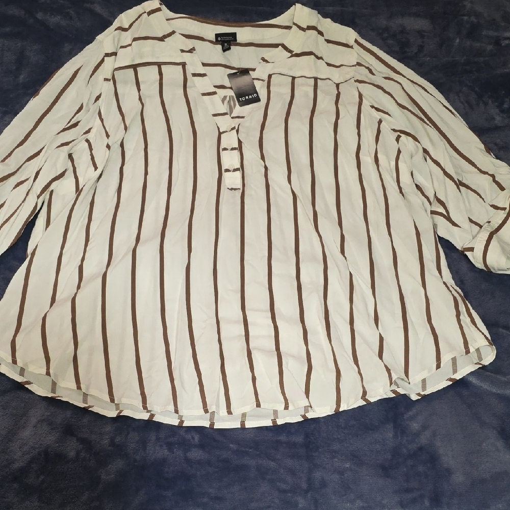 Torrid Women New White Blouse with Brown Vertical Stripes Size 3X